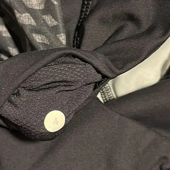 Lululemon Run Inspire Crop Luxtreme BlockIt Pocket Sz 4 - Picture 12 of 16